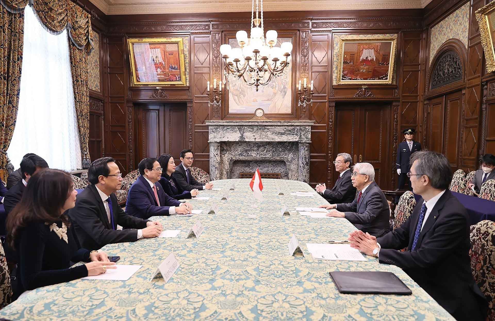 Thủ tướng Phạm Minh Chính gặp Chủ tịch Thượng Viện và Hạ viện Nhật Bản