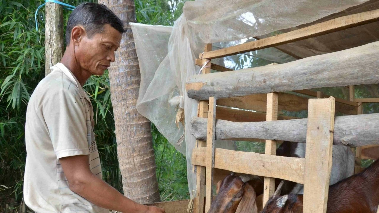 Điều chỉnh chỉ tiêu, mục tiêu, nhiệm vụ giảm tỷ lệ hộ nghèo của 5 địa phương