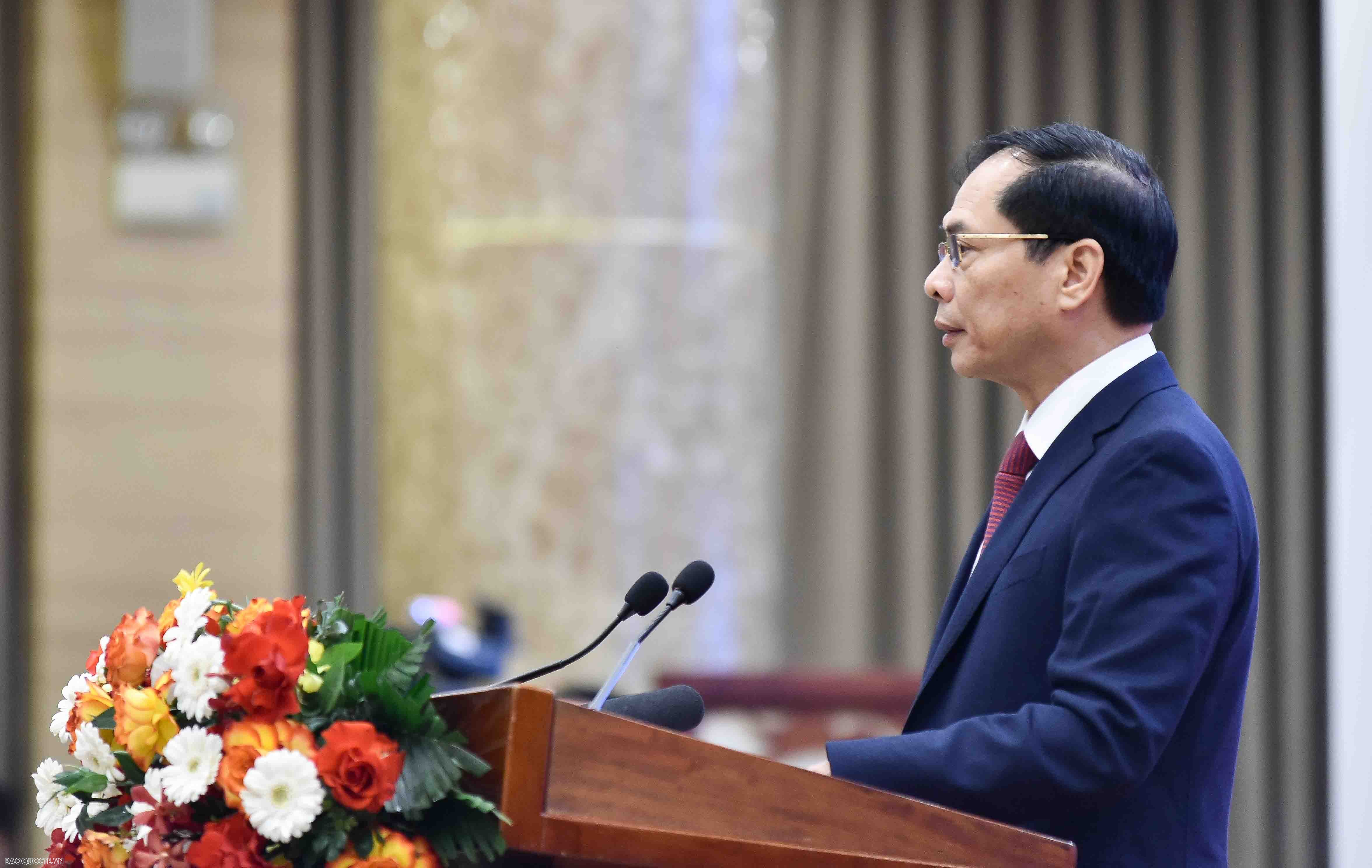 Bộ trưởng Ngoại giao Bùi Thanh Sơn phát biểu tại hội nghị. (Ảnh: Nguyễn Hồng)
