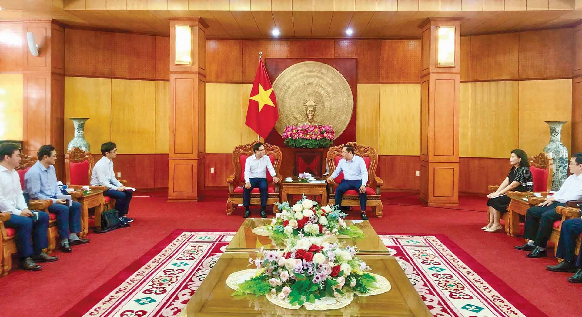 Chủ tịch UBND tỉnh Lạng Sơn Hồ Tiến Thiệu tiếp và làm việc với ông  Choi Joo Ho, Tổng giám đốc Tổ hợp Samsung Việt Nam, ngày 17/8/2023.