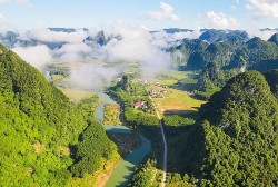 Tân Hóa: Từ 'rốn lũ' đến làng du lịch tốt nhất thế giới