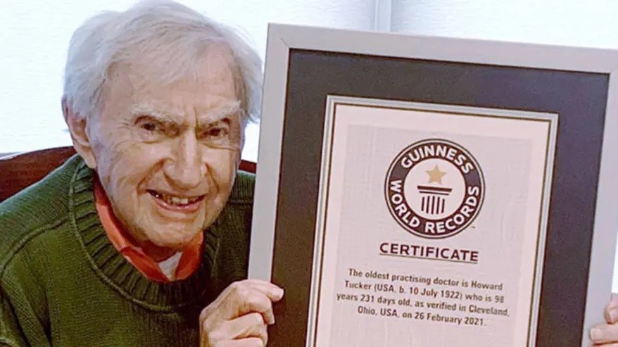 Mỹ: Bác sĩ nhận kỷ lục thế giới Guinness chia sẻ 5 bí quyết làm việc đến 100 tuổi