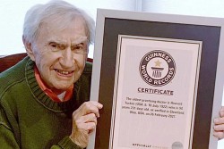 Mỹ: Bác sĩ nhận kỷ lục thế giới Guinness chia sẻ 5 bí quyết làm việc đến 100 tuổi
