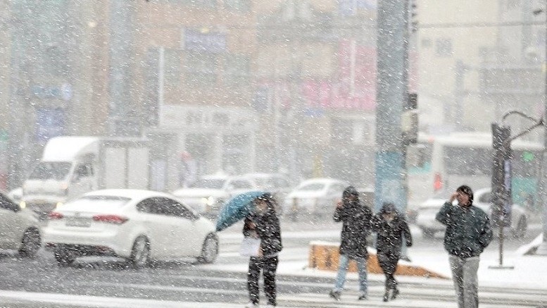 Hàn Quốc: Nhiệt độ xuống thấp, tuyết rơi dày, cảnh báo rét đậm đến hết tuần tại nhiều địa phương