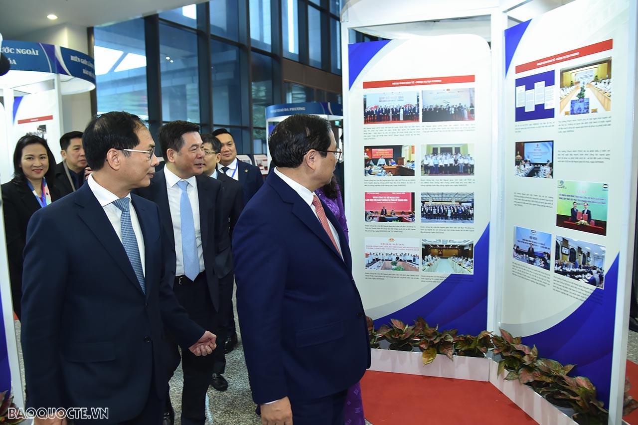 Toàn cảnh Thủ tướng Phạm Minh Chính tham dự Phiên toàn thể Ngoại giao Kinh tế phục vụ phát triển đất nước