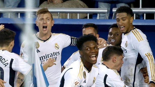 La Liga: Real Madrid thắng Alaves với tỷ số tối thiểu trong trận đấu có một thẻ đỏ