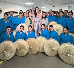 Katy Perry đăng hình ảnh và chia sẻ cảm xúc sau buổi diễn tại Việt Nam