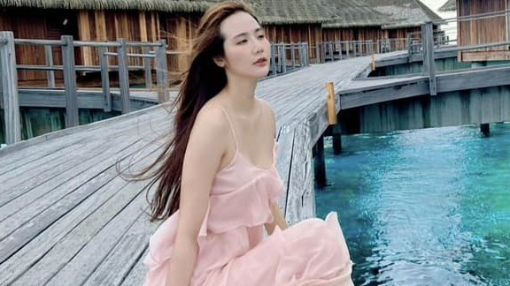Sao Việt: Lương Thu Trang đẹp ma mị, Phan Minh Huyền siêu gợi cảm