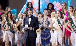 Á hậu Thùy Dung phong cách thanh lịch, mảnh mai làm MC chung kết Hoa hậu Trái đất 2023