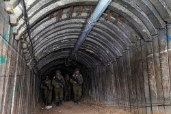 Syria khẳng định Israel không kích thành phố Aleppo; Mỹ bán đạn pháo khẩn cấp cho Israel, Hamas lên tiếng