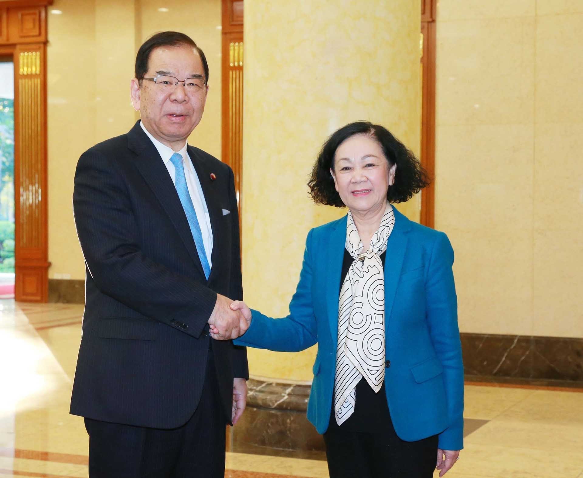 Thường trực Ban Bí thư Trương Thị Mai và Chủ tịch Đoàn Chủ tịch Ban Chấp hành Trung ương Đảng Cộng sản Nhật Bản Shii Kazuo. (Nguồn: TTXVN)