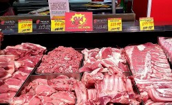Giá heo hơi hôm nay 12/5: Giá heo hơi cao nhất 65.000 đồng/kg, lượng tiêu thụ thịt heo giảm 20 - 30%
