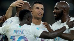 Cristiano Ronaldo ghi 2 bàn trên chấm phạt đền, Al Nassr xếp thứ hai Saudi Pro League