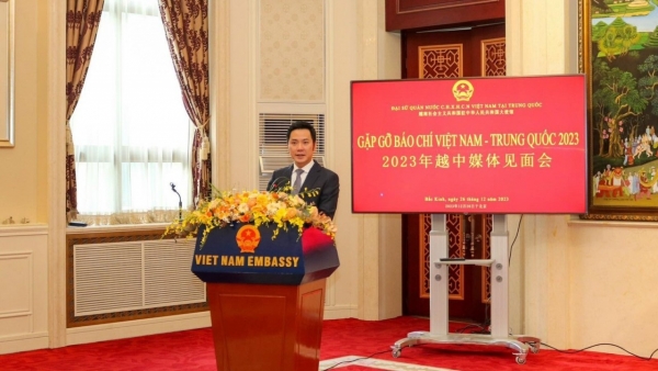 Vietnam Embassy in China meets press agencies ahead of New Year