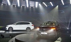 Cận cảnh Volkswagen Viloran vừa ra mắt tại Việt Nam, giá từ 1,989 tỷ đồng