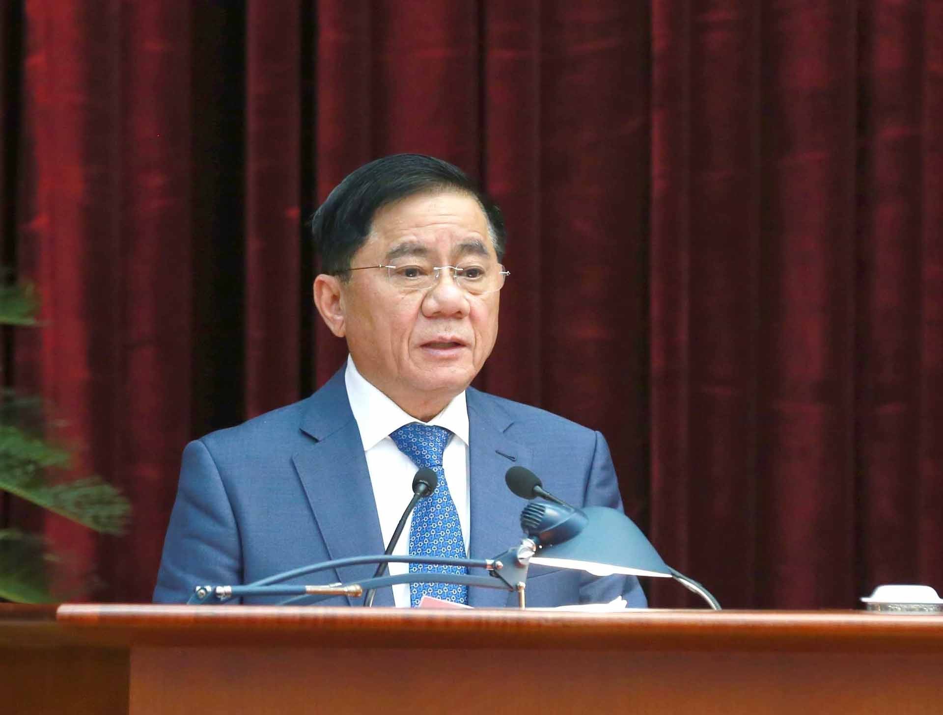 Đồng chí Trần Cẩm Tú, Ủy viên Bộ Chính trị, Bí thư Trung ương Đảng, Chủ nhiệm Uỷ ban Kiểm tra Trung ương phát biểu tại hội nghị. (Nguồn: TTXVN)
