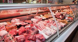 Giá heo hơi hôm nay 22/1: Giá heo hơi đi ngang trên cả nước, doanh nghiệp lớn điều chỉnh tăng giá heo thịt