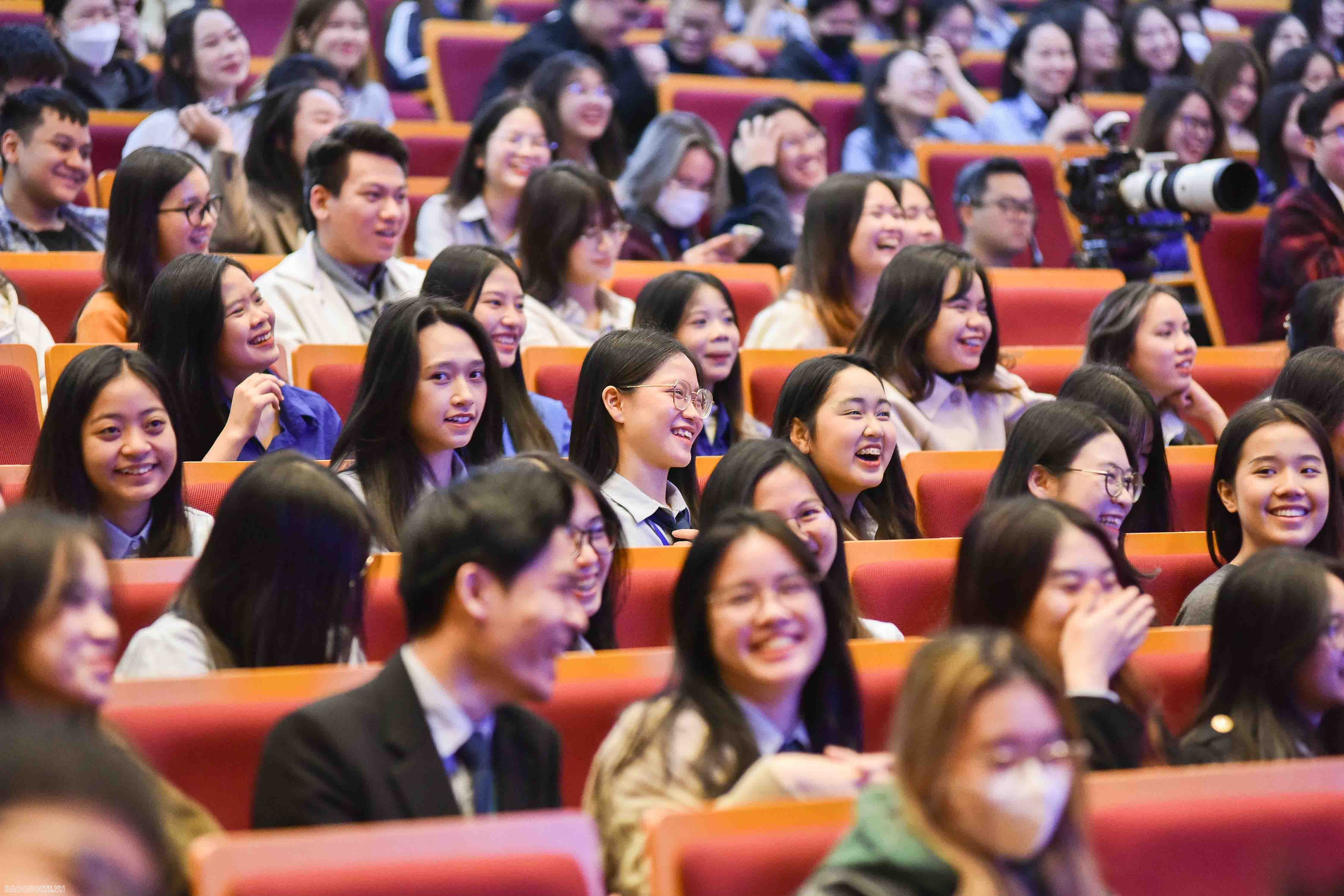 Thanh niên Việt Nam chủ động nắm bắt cơ hội trong quá trình hội nhập quốc tế