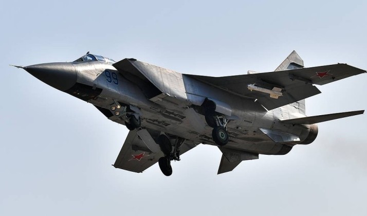 Mỹ triển khai máy bay chiến đấu F-22 và F-35 thế hệ thứ 5 tới khu vực này để mở rộng ảnh hưởng
