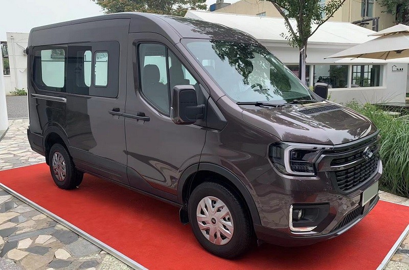 Cận cảnh Ford Transit 2024 sắp ra mắt tại Việt Nam