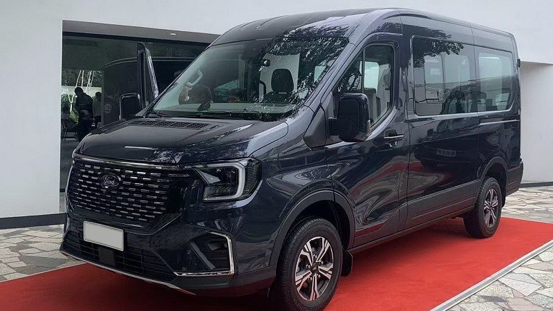 Cận cảnh Ford Transit 2024 sắp ra mắt tại Việt Nam