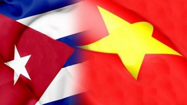 Vietnamese leaders extend congratulations to Cuba on 65th National Day