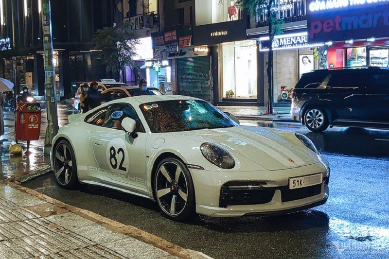 Siêu xe Porsche 911 Sport Classic có giá 19,22 tỷ đồng