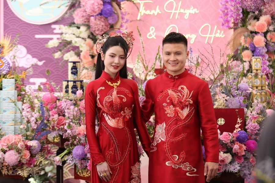 Ảnh cưới ngọt ngào của Quang Hải - Chu Thanh Huyền
