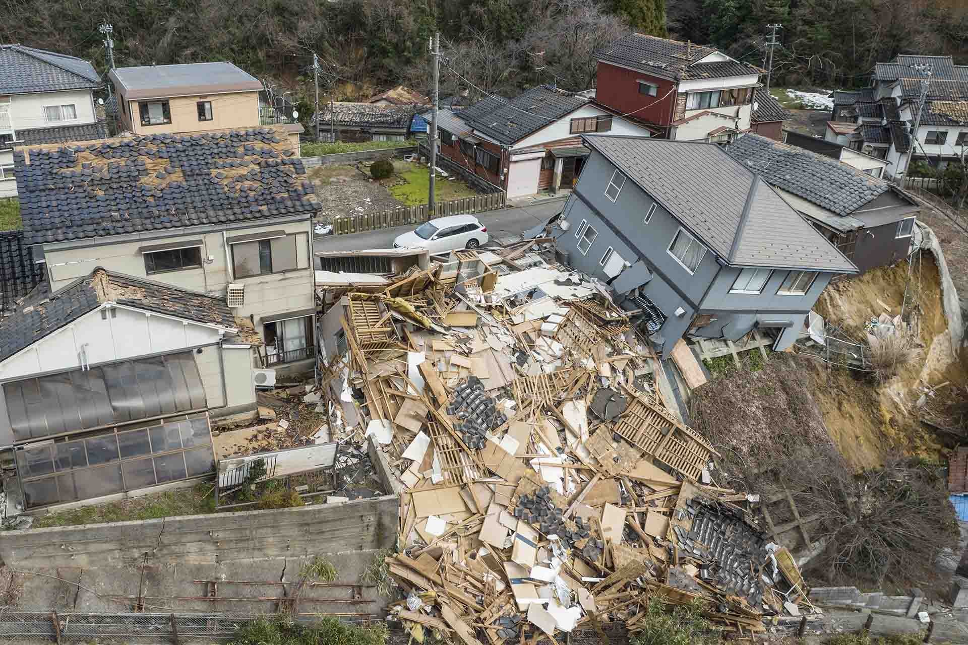 Những ngôi nhà bị phá hủy sau động đất tại Wajima, tỉnh Ishikawa, Nhật Bản ngày 2/1. (Nguồn: TTXVN)