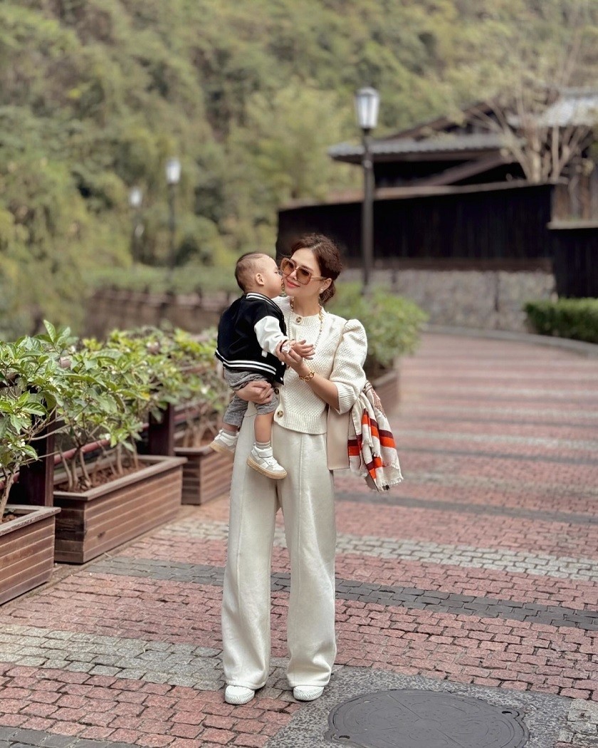 Vợ chồng diễn viên Phanh Lee chọn một khu nghỉ dưỡng onsen suối khoáng nóng mang phong cách Nhật Bản ở tỉnh Quảng Ninh. 