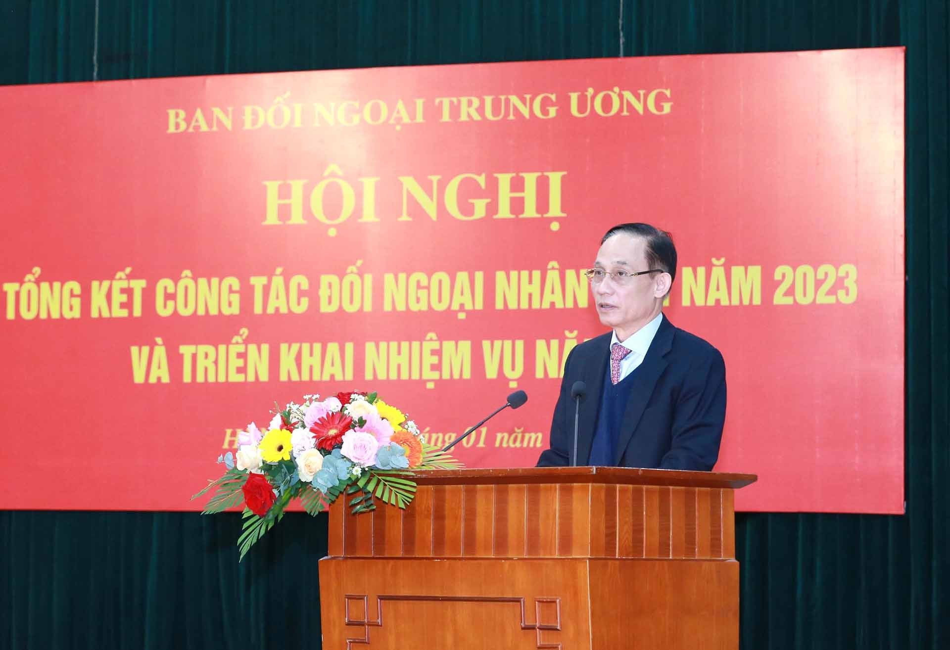 Đồng chí Lê Hoài Trung, Bí thư Trung ương Đảng, Trưởng ban Đối ngoại Trung ương phát biểu chỉ đạo hội nghị. (Nguồn: TTXVN)