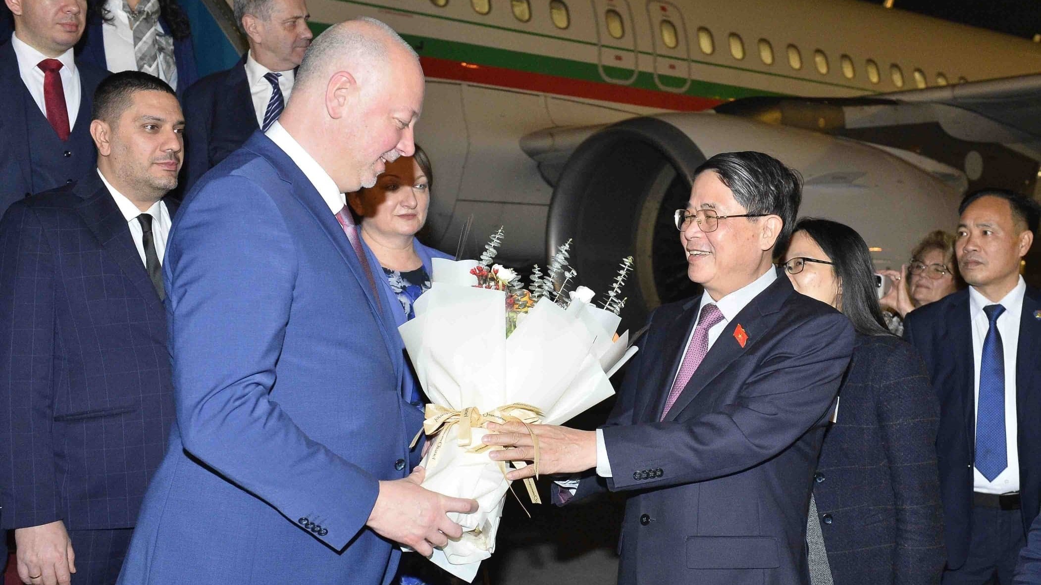 Chủ tịch Quốc hội Bulgaria Rossen Dimitrov Jeliazkov đến Hà Nội, bắt đầu thăm chính thức Việt Nam