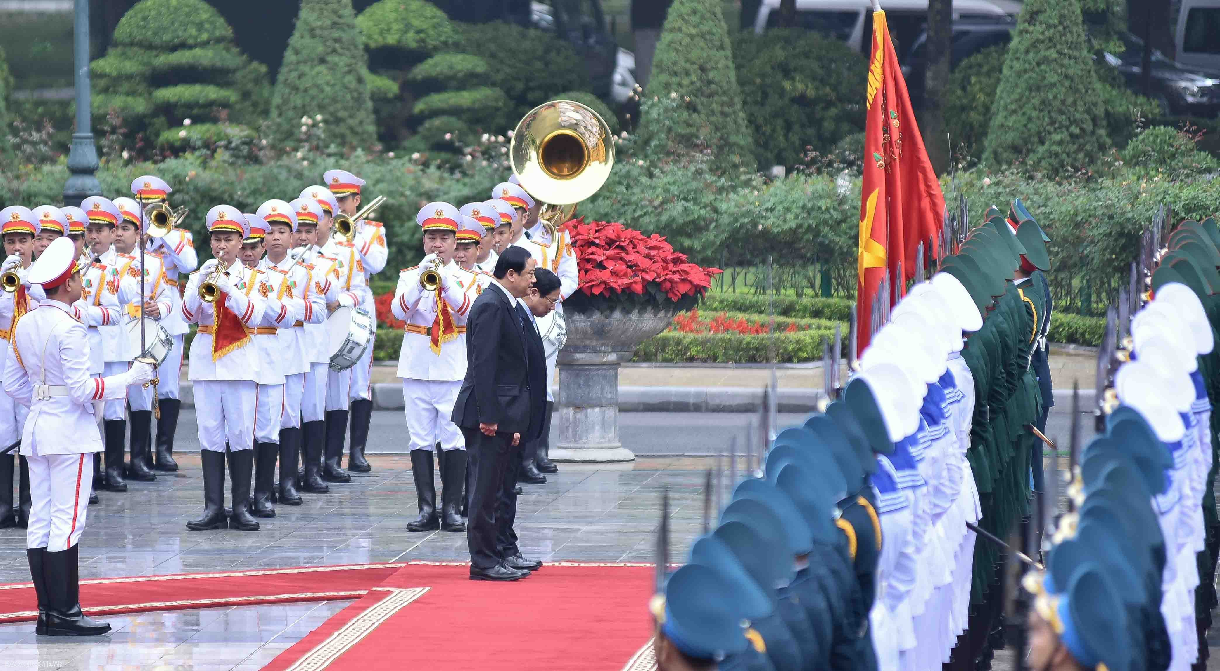 Lễ đón chính thức Thủ tướng Lào Sonexay Siphandone và Phu nhân tại Phủ Chủ tịch