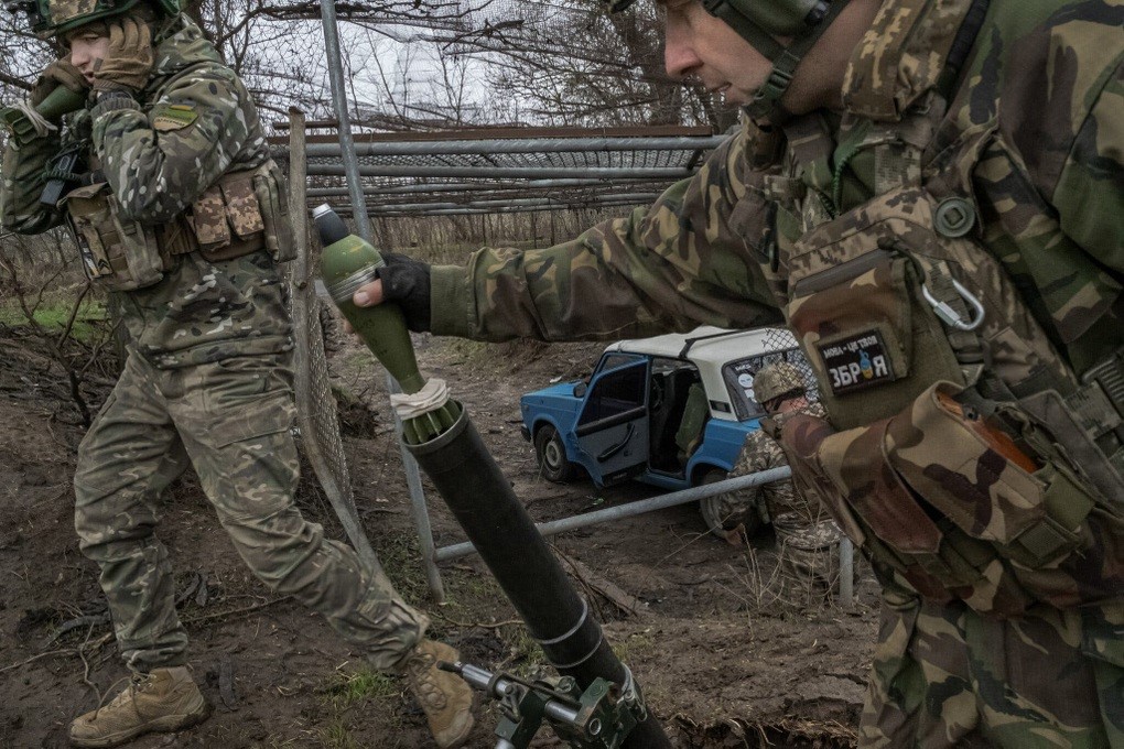 Binh sĩ Ukraine tác chiến ở Kherson (Ảnh: New York Times).