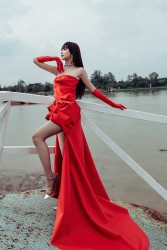 Hoa hậu Lê Nguyễn Bảo Ngọc ưa chuộng những thiết thế khoe đường cong hút mắt