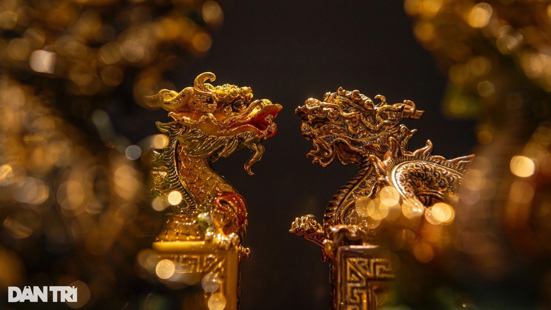 Ấn 'Hoàng đế chi bảo' phiên bản gốm vẽ vàng ở Bát Tràng