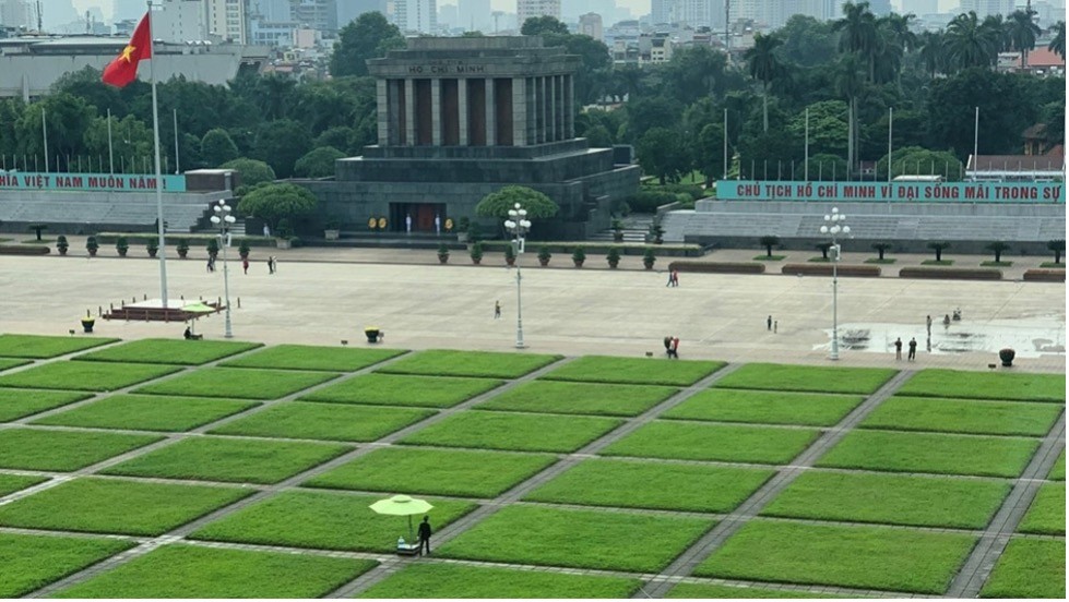 Ho Chi Minh's Mausoleum (Photo: TITC) Ho Chi Minh's Mausoleum (Photo: TITC)