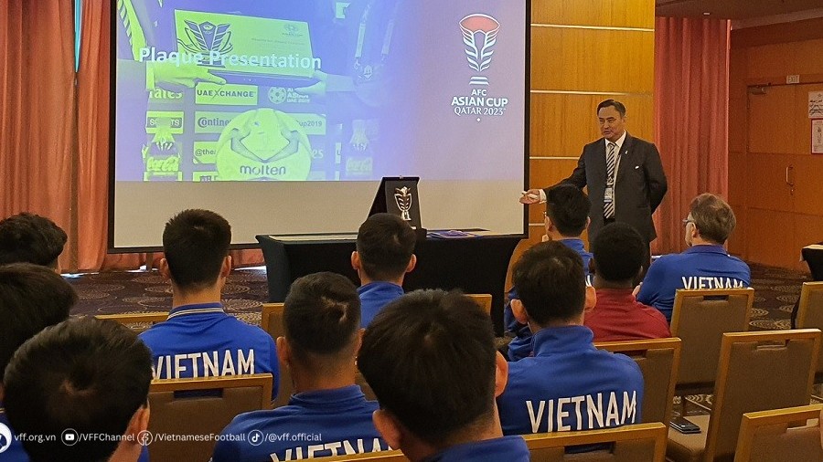 Asian Cup 2023: Đội tuyển Việt Nam làm quen công nghệ bắt việt vị bán tự động, ghi hình và chụp ảnh