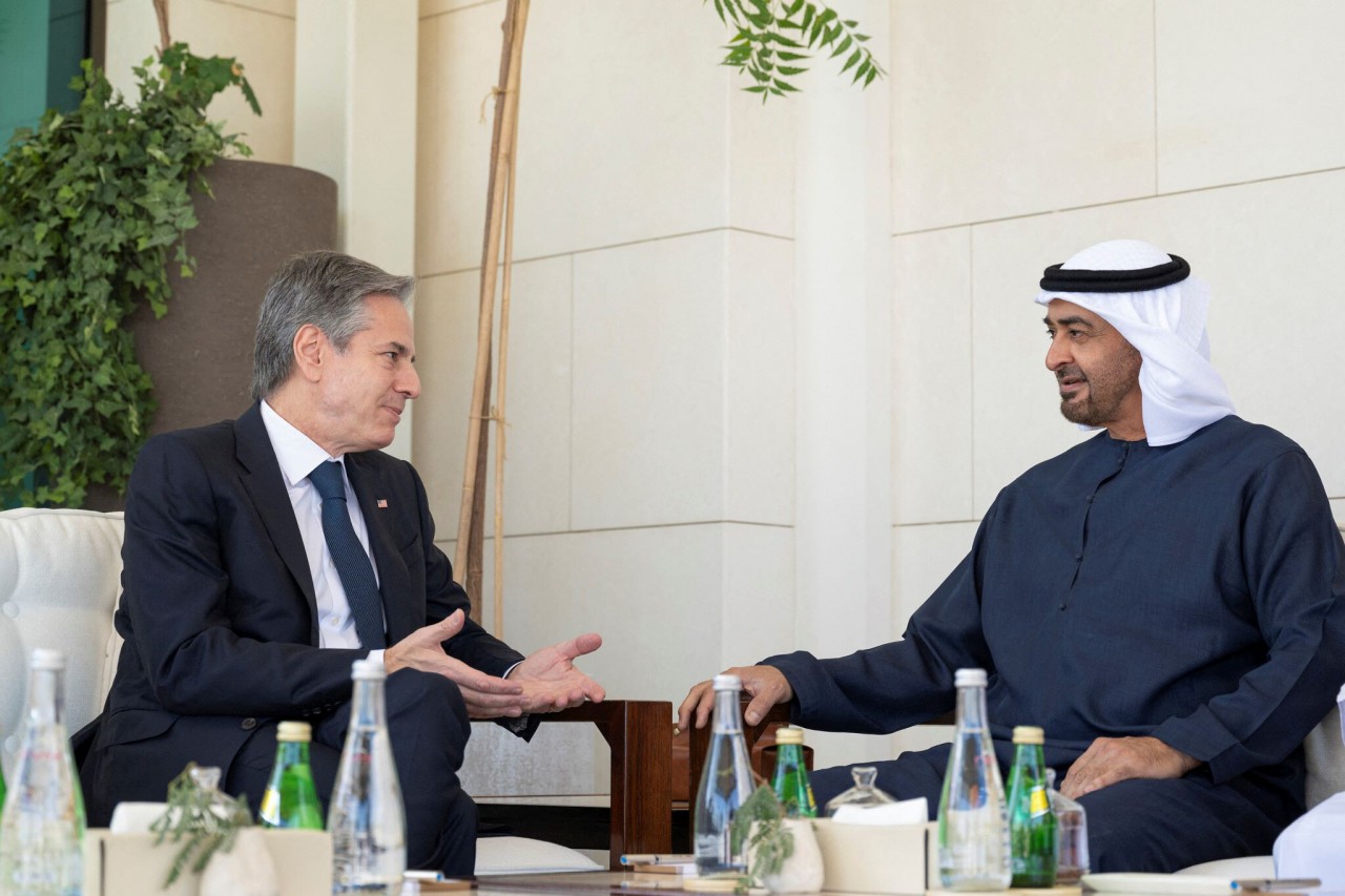 Tổng thống UAE Sheikh Mohamed bin Zayed al-Nahyan gặp Ngoại trưởng Mỹ Anthony Blinken tại in Abu Dhabi ngày 8/1/2024. (Nguồn: AFP)