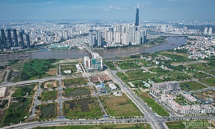Bất động sản: Nhiều lô đất tại Khu đô thi mới Thủ Thiêm chờ bán đấu giá. (Nguồn: Vietnamnet)