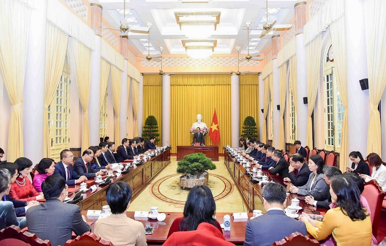 Chủ tịch nước trao quyết định cho các Trưởng Cơ quan đại diện Việt Nam ở nước ngoài nhiệm kỳ 2024 - 2027