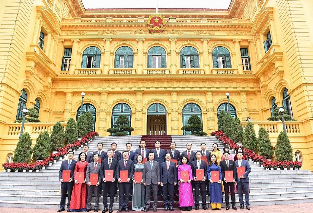 Chủ tịch nước trao quyết định cho các Trưởng Cơ quan đại diện Việt Nam ở nước ngoài nhiệm kỳ 2024   2027