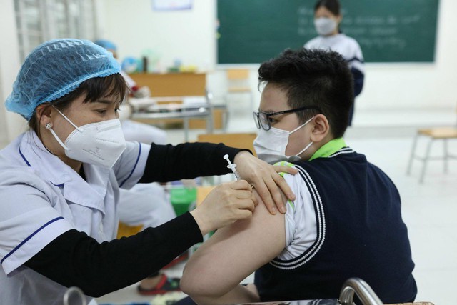 Bảo đảm tiếp cận vaccine từ góc độ quyền con người về bảo vệ sức khỏe