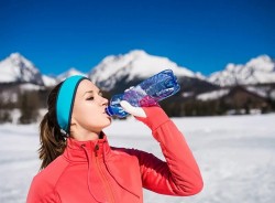 10 lý do nên uống nhiều nước trong mùa Đông lạnh giá khi không khí khô