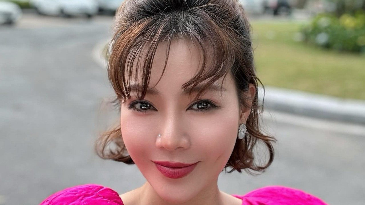 Sao Việt: Ca sĩ Mỹ Tâm đăng ảnh nóng bỏng, 'quý cô' Lý Nhã Kỳ sang chảnh
