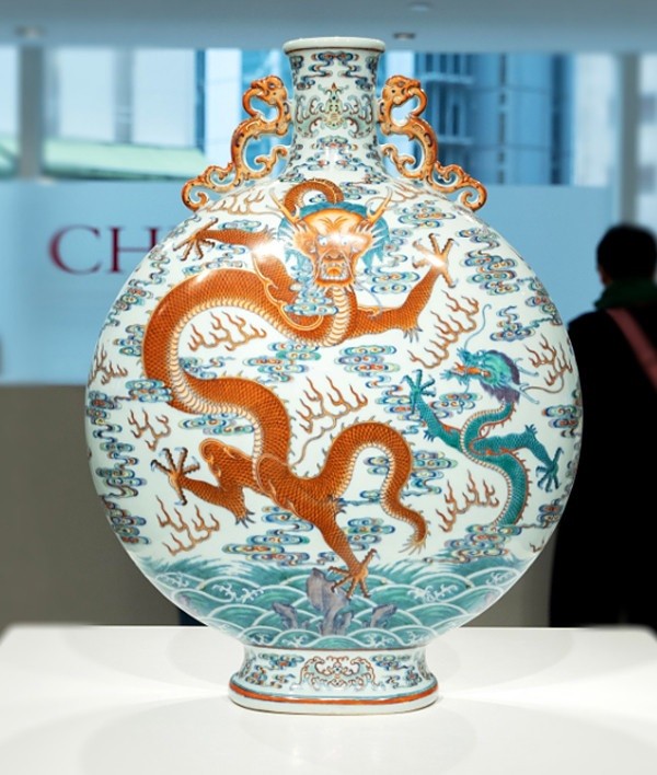 Chiếc bát cổ 200 tuổi lập kỷ lục món đồ gốm sứ Trung Quốc được bán đấu giá đắt nhất năm 2023