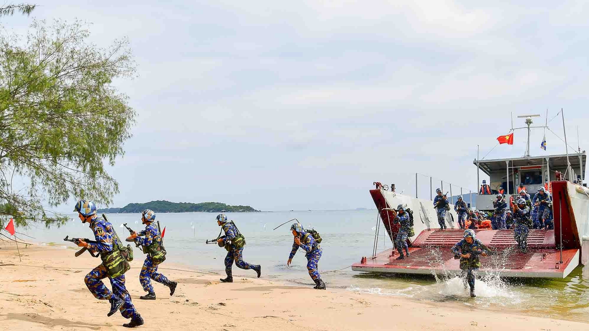 Vùng 5 Hải quân: Nâng cao chất lượng huấn luyện, bảo vệ vững chắc chủ quyền biển, đảo Tổ quốc
