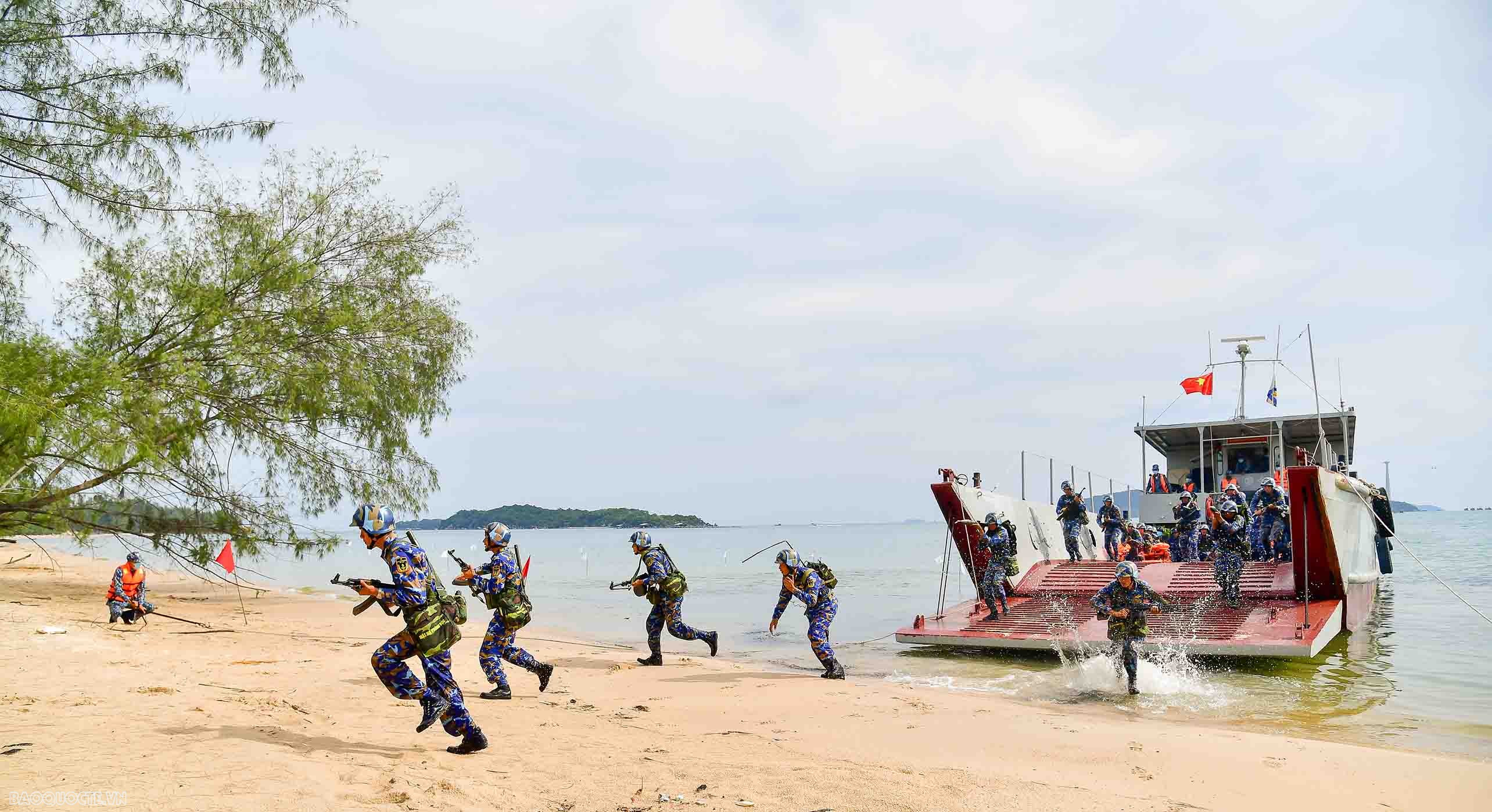 Nâng cao chất lượng huấn luyện, bảo vệ vững chắc chủ quyền biển, đảo Tây Nam của Tổ quốc