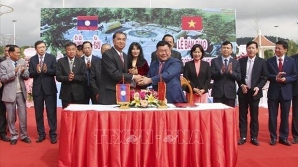 Vietnam-Laos Friendship Park handed over in Houaphanh