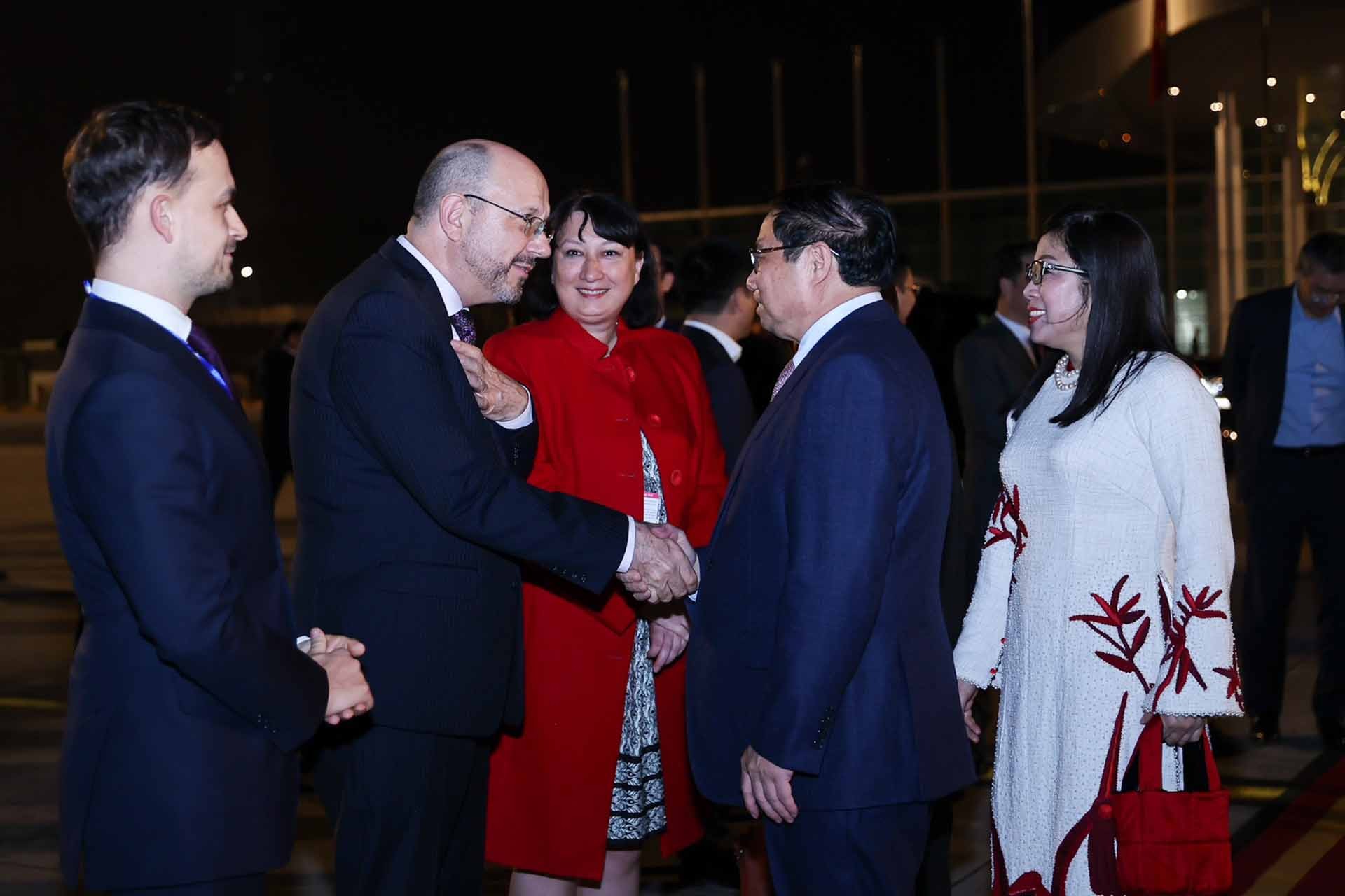 Thủ tướng Phạm Minh Chính lên đường dự Hội nghị WEF Davos 2024, thăm chính thức Hungary và Romania